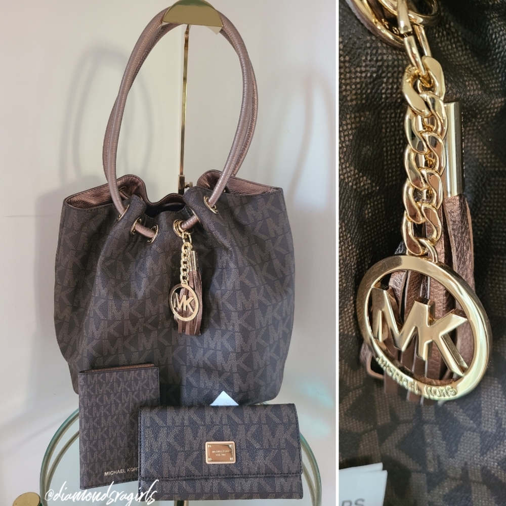 MICHEAL KORS Signature Logo Hobo Handbag, Wallet & Passport Cover 3-Piece Bundle